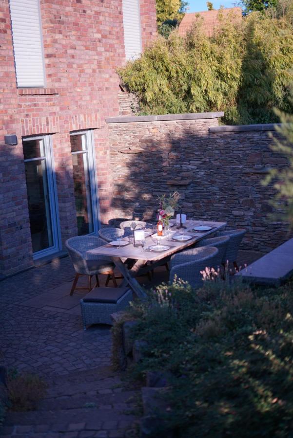 Attraktive Wohnung-Elztalidyll-Zwischen Mosel,Nuerburgring Und Burg Eltz Kollig Exterior foto