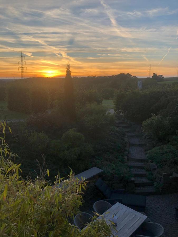 Attraktive Wohnung-Elztalidyll-Zwischen Mosel,Nuerburgring Und Burg Eltz Kollig Exterior foto