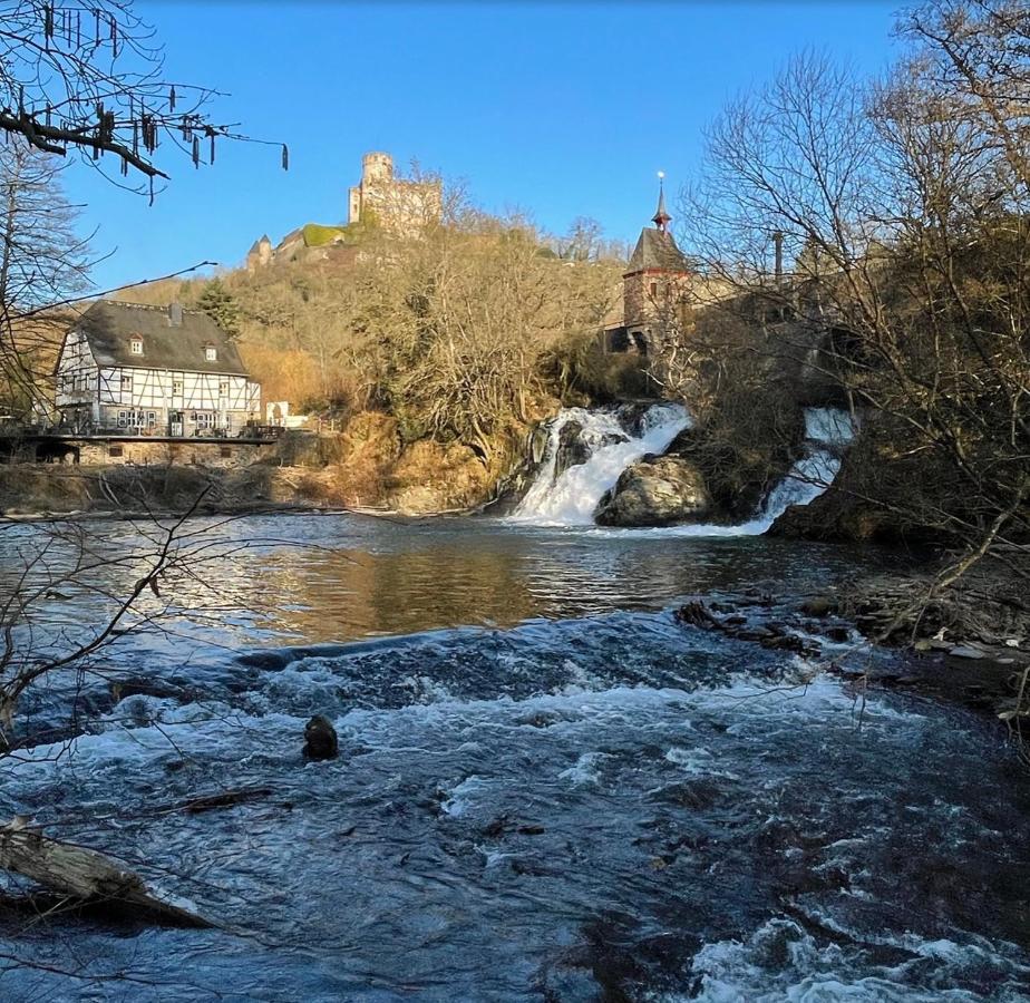 Attraktive Wohnung-Elztalidyll-Zwischen Mosel,Nuerburgring Und Burg Eltz Kollig Exterior foto